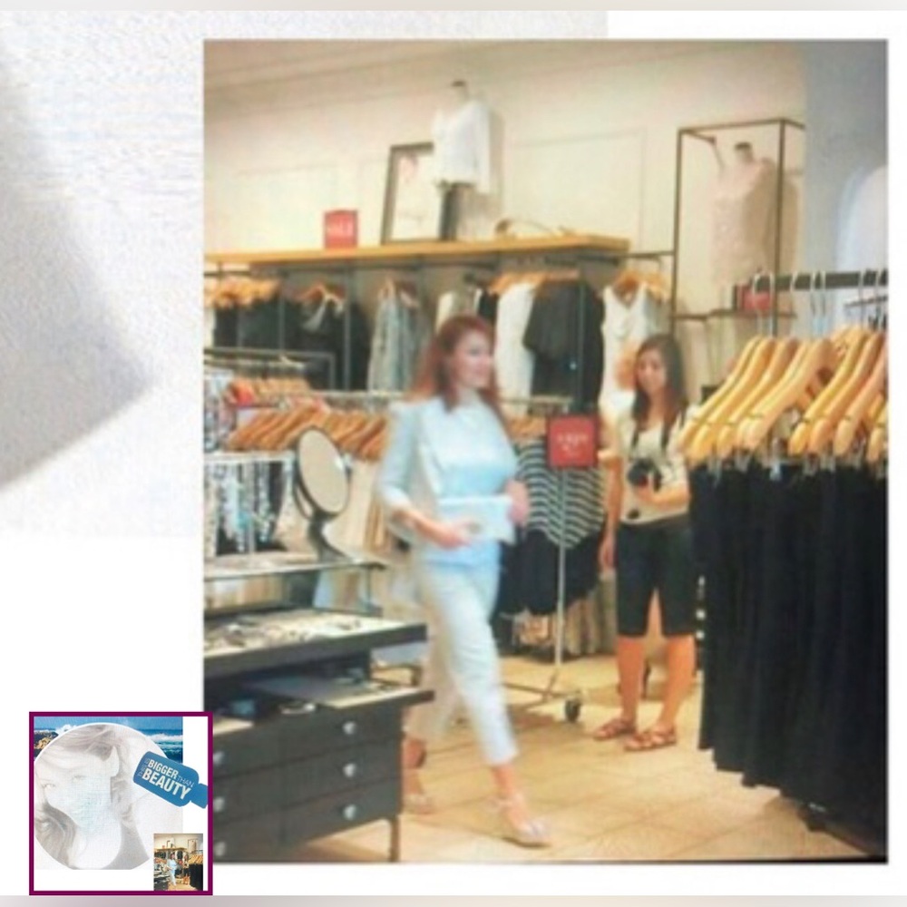Join live shows Stylish Women's Clothing Collection
,Free gift with purchase… - Picture 8 of 8